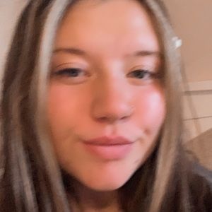 Meet your Posher, Ella